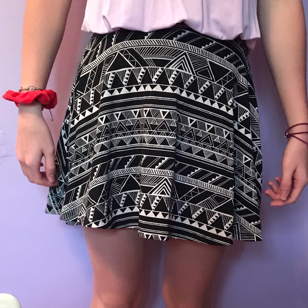 Pattern skirt - Picture 2 of 2